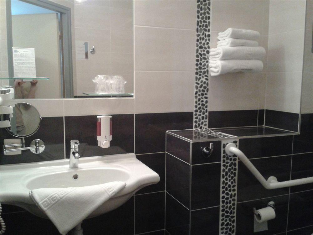 Hotel Les Etoiles Du Forez