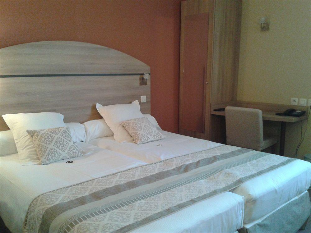 Les Etoiles Du Forez Hotel 2*