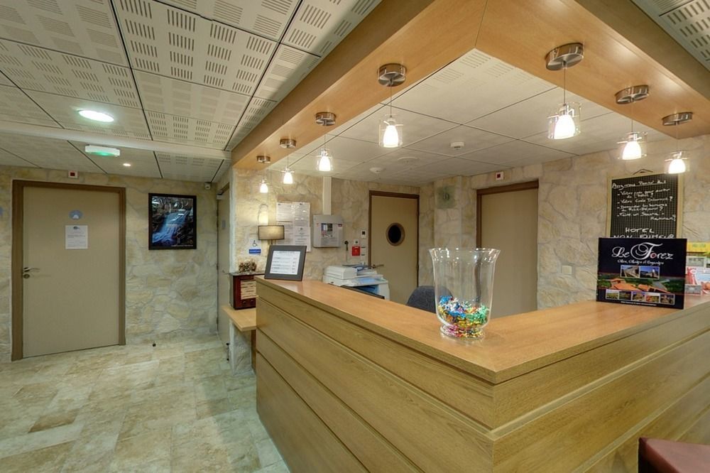 Hotel Les Etoiles Du Forez 2*