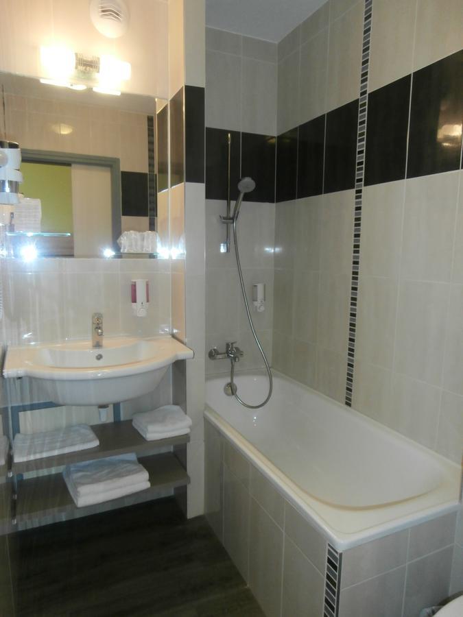 Les Etoiles Du Forez Hotel